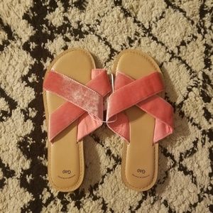 Gap Salmon Velvet Sandals NWT size6
